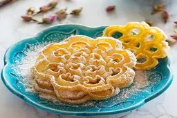 برای عید فامیلاتو با شیرینی پنجره ای خونگی سوپرایز کن! | طرز تهیه شیرینی پنجره ای +ویدیو