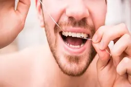 از نخ دندان قبل از مسواک زدن باید استفاده کرد یا بعد از آن؟