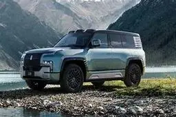 BYD U8: غول آفرود که آب هم از سرش می‌گذرد! | این خودرو می‌تواند نیم ساعت بدون خاموشی در آب شنا کند! | قایق یا خودرو؟ +ویدئو