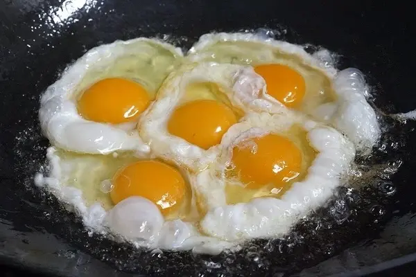 دو روش هتلی و رستورانی برای پخت تخم مرغ | دیگه تخم مرغ رو یک مدل درست نکن +ویدئو