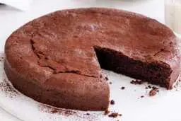 راز پخت خوشمزه‌ترین و لطیف‌ترین کیک شکلاتی با قهوه! | طرز تهیه کیک شکلاتی با قهوه +ویدیو