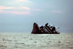 
 یک فروند لنج تجاری در غرب استان نجات یافتند/فوت یک سرنشین
