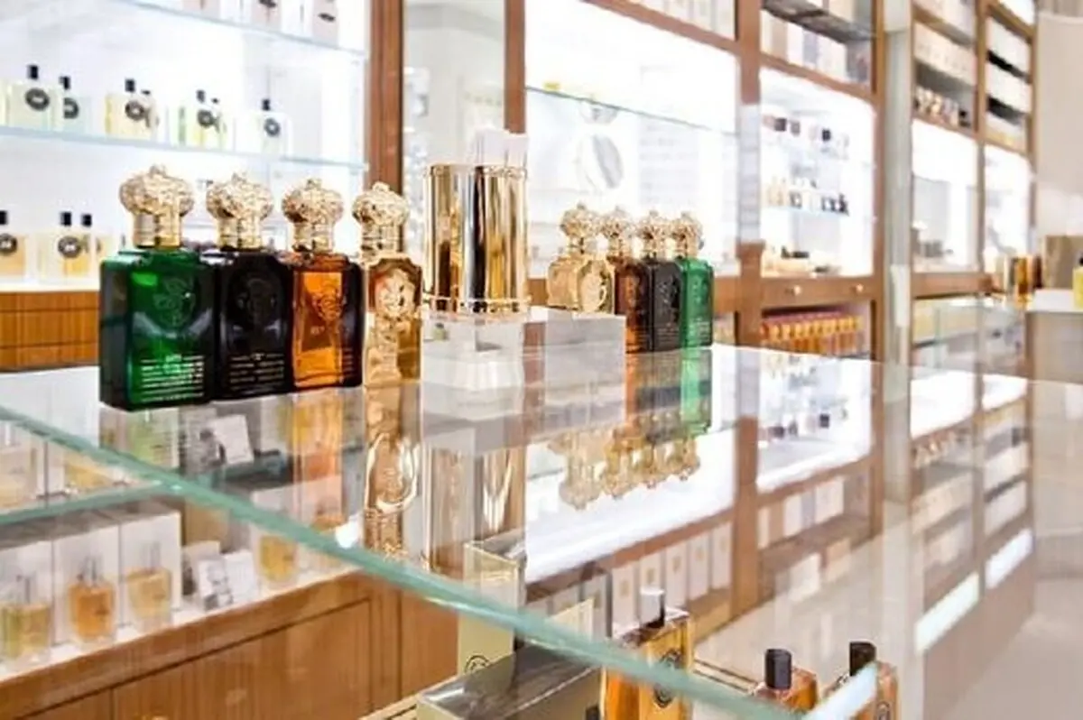 واردات عطر هم ممنوع شد | دپوی ۲۰۰ کانتینر محصول آرایشی و بهداشتی در گمرک واقعیت دارد؟