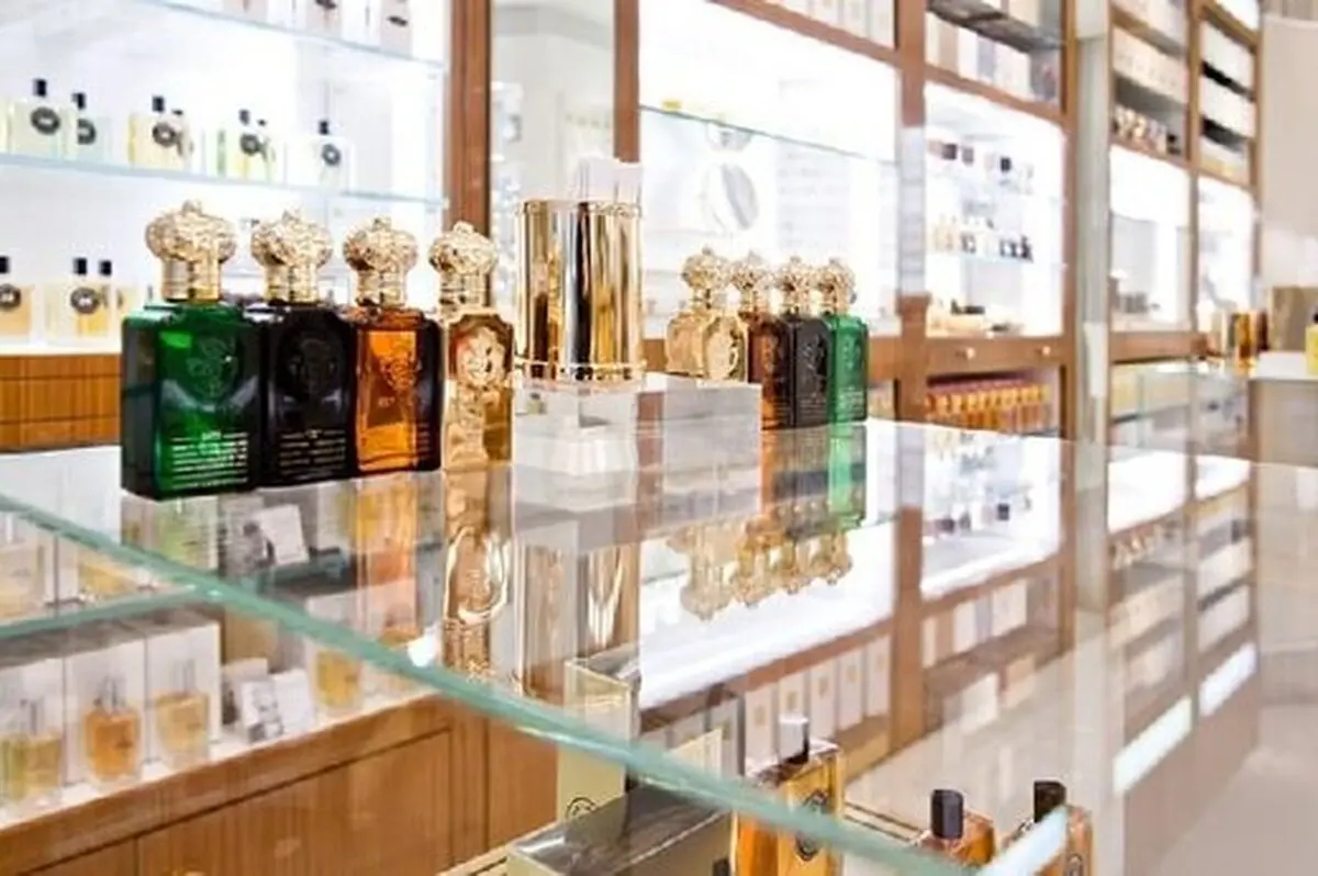 واردات عطر هم ممنوع شد | دپوی ۲۰۰ کانتینر محصول آرایشی و بهداشتی در گمرک واقعیت دارد؟