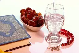 روزه گرفتن آسان با رعایت این نکات | اگه میخوای حین روزه دهانت بو نده یا کم‌خونی و بدن ضعیفی داره بخون!