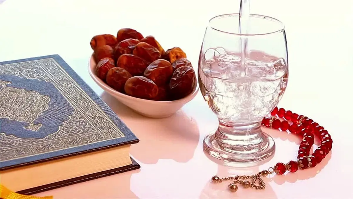 اگر در ماه رمضان احساس تشنگی میکنید این کارها را بکنید | رفع تشنگی در ماه رمضان با این روش ها