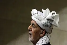 تاجیکستان فرود هواپیمای حامل اشرف غنی در این کشور را تکذیب کرد