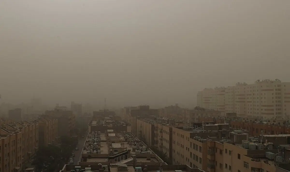 هشدار زرد هواشناسی: ۱۴ استان از جمله تهران امروز و فردا در محاصره گردوخاک قرار دارد | ادارات استان مرکزی تعطیل شد | توفان و ریزگرد هزار و ۵۸۰ نفر را در سیستان راهی بیمارستان کرد