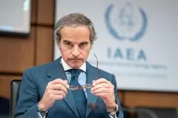 گروسی: اولین گروه بازرسان به ایران بازگشتند | آسوشیتدپرس: نظارت فعلی آژانس در ایران محدود به تاسیساتی است که به آن‌ها حمله نشده است