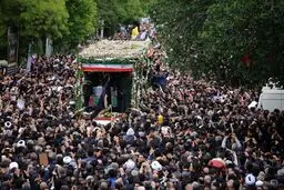 مردم تهران برای رئیس‌جمهورِ شهید سنگ‌تمام گذاشتند +ویدئو