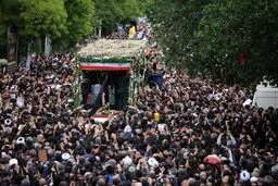 مردم تهران برای رئیس‌جمهورِ شهید سنگ‌تمام گذاشتند +ویدئو