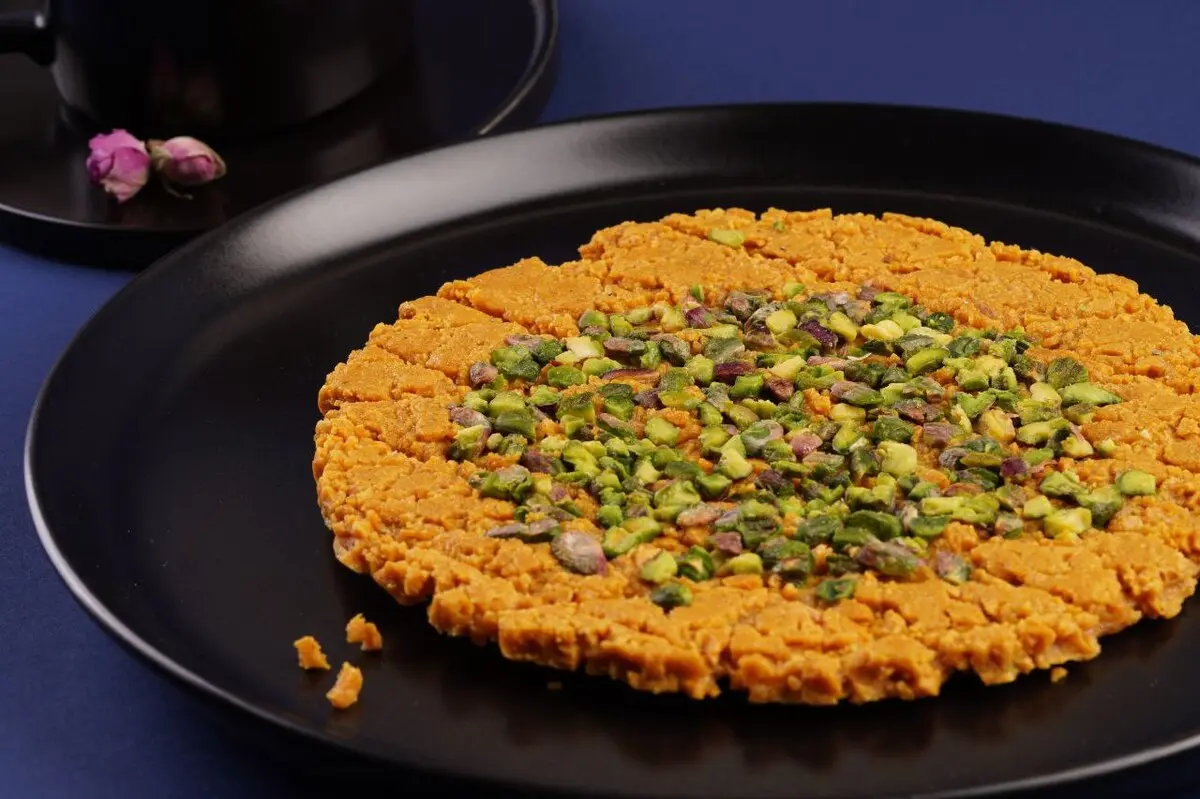 حلوای سوهان بدون شکر و آرد سفید! | دسر خانگی ساده در 15 دقیقه با عطر زعفران و ها +ویدیو