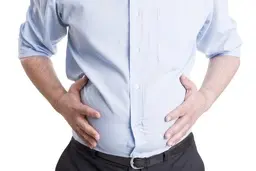 
۶ بیماری جدی که با نفخ یا ورم معده خودشان را نشان می‌دهند