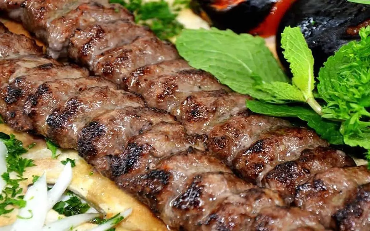 طرز تهیه کباب کوبیده | خودت تو خونه بی دردسر کباب کوبیده درست کن! +ویدئو