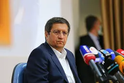 همتی می گوید ضرر ایران از تحریم نفتی، ۴ میلیارد دلار در روز است