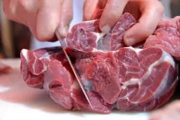 قیمت رسمی گوشت در 11 خرداد | هر کیلو 238 هزارتومان | برای خرید گوشت گوسفندی چقدر هزینه کنیم؟ + جدول