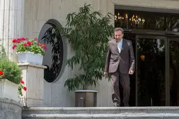 واعظی: دولت در کنار کادر درمانی بیمارستان‌هاست