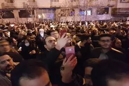
چرا دوستداران شجریان مقابل بیمارستان تجمع کردند؟
