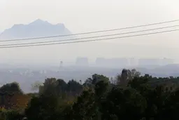 تداوم آلودگی هوا و غیرحضوری شدن مدارس در برخی شهر‌ها+ویدئو 