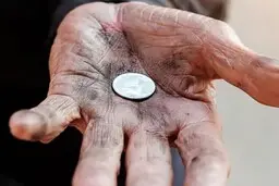 دلار سی هزارتومنی و فقیر شدن مردم