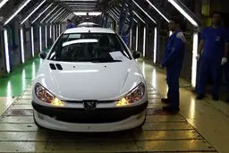  کاهش 15 درصدی قیمت خودروها در سال آینده