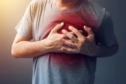 افزایش یا کاهش فشارخون از عوارض کرونا بر قلب است