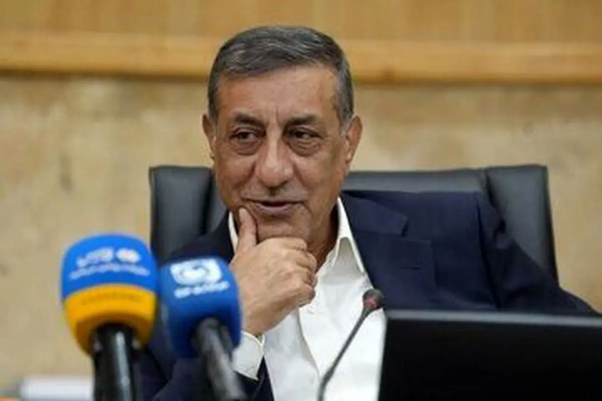 طعنه روزنامه اصولگرا به قائم پناه: می گویید پزشک نباید راننده اسنپ شود، معاون اجرایی رئیس جمهور چطور؟