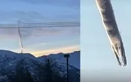 ظهور ابری عجیب به شکل کرم بر فراز آلاسکا | ترس پلیس از احتمال سقوط بشقاب پرنده+تصویر