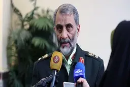 
مجرمی که به سمت مامور تیراندازی می‌کند باید در دم دستش قطع شود
