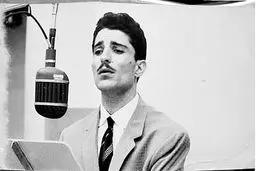 گفت: «تمام شد...خداحافظ!»