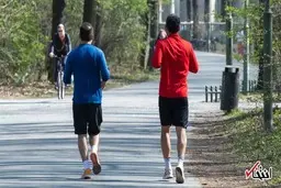 
دویدن پشت سر فرد مبتلا به کرونا حتی با رعایت فاصله می‌تواند خطرناک باشد