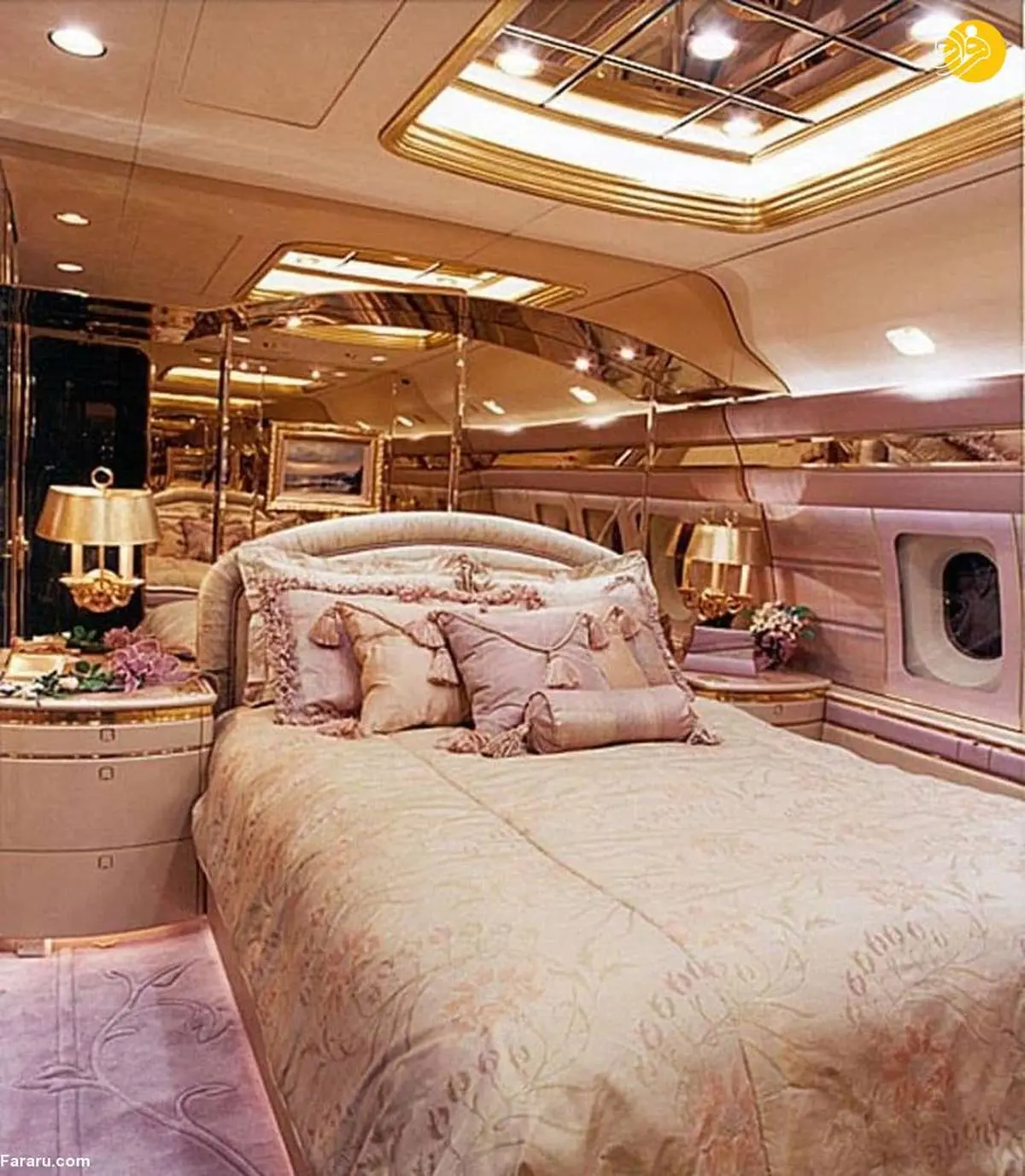  تزئین فضای داخلی هواپیمای شخصی  آبراموویچ با طلا 