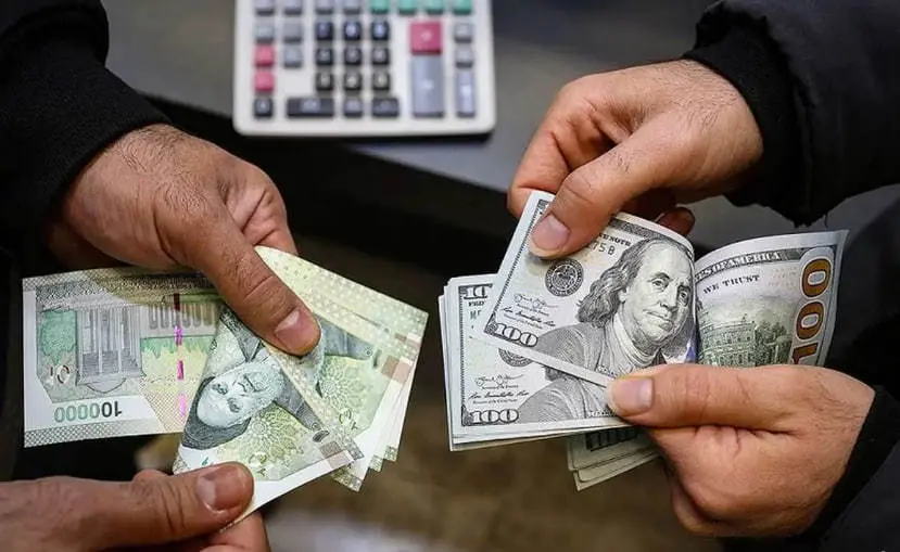 پیش‌بینی یک فعال اقتصادی از قیمت دلار در روزهای آینده | ریزش ۵ هزار تومانی دلار چقدر محتمل است؟