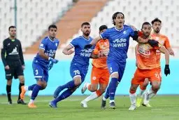 رشیدی: هافبک‌های استقلال موقعیت ساز نیستند