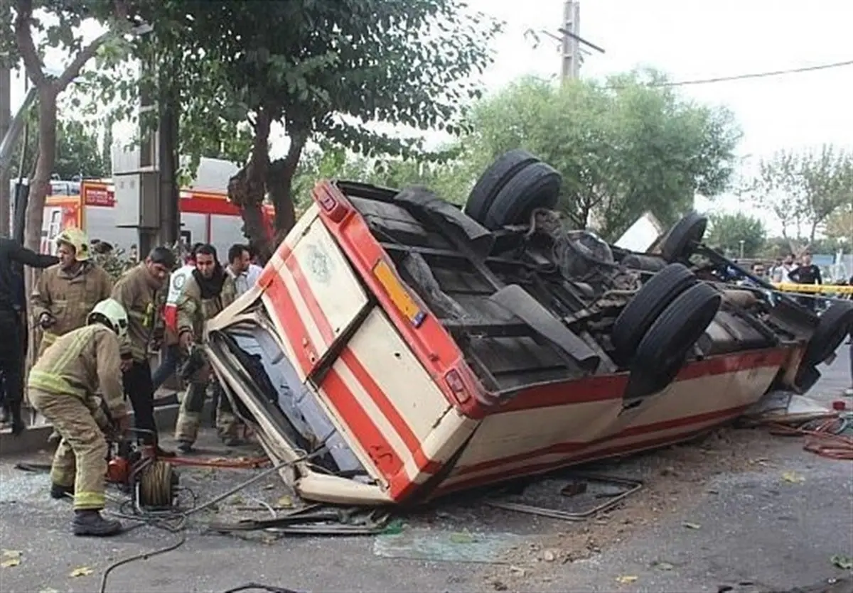 واژگونی یک مینی‌بوس در محور ترانزیت زنجان ـ تبریز |۱۳ مسافر مصدوم شدند