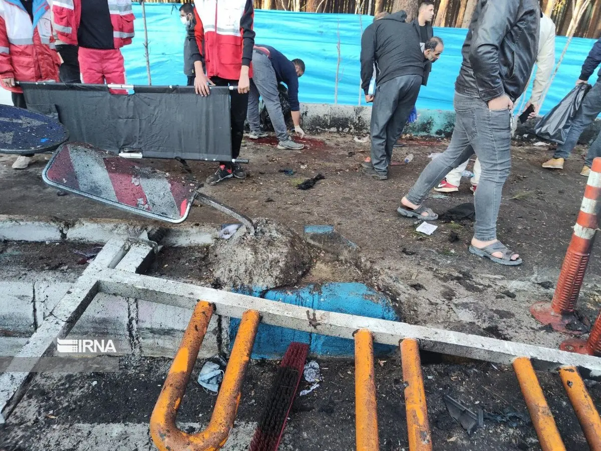 لحظه‌‌ انفجار اول حادثه تروریستی در گلزار شهدای کرمان | مردم وحشت زده فرار ‌می‌کنند +ویدئو