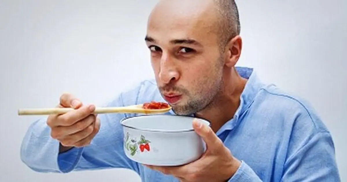به هیچ وجه غذا و نوشیدنی داغ را فوت نکنید | معده شما داغان خواهد شد!