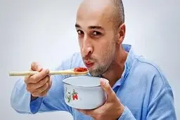 به هیچ وجه غذا و نوشیدنی داغ را فوت نکنید | معده شما داغان خواهد شد!
