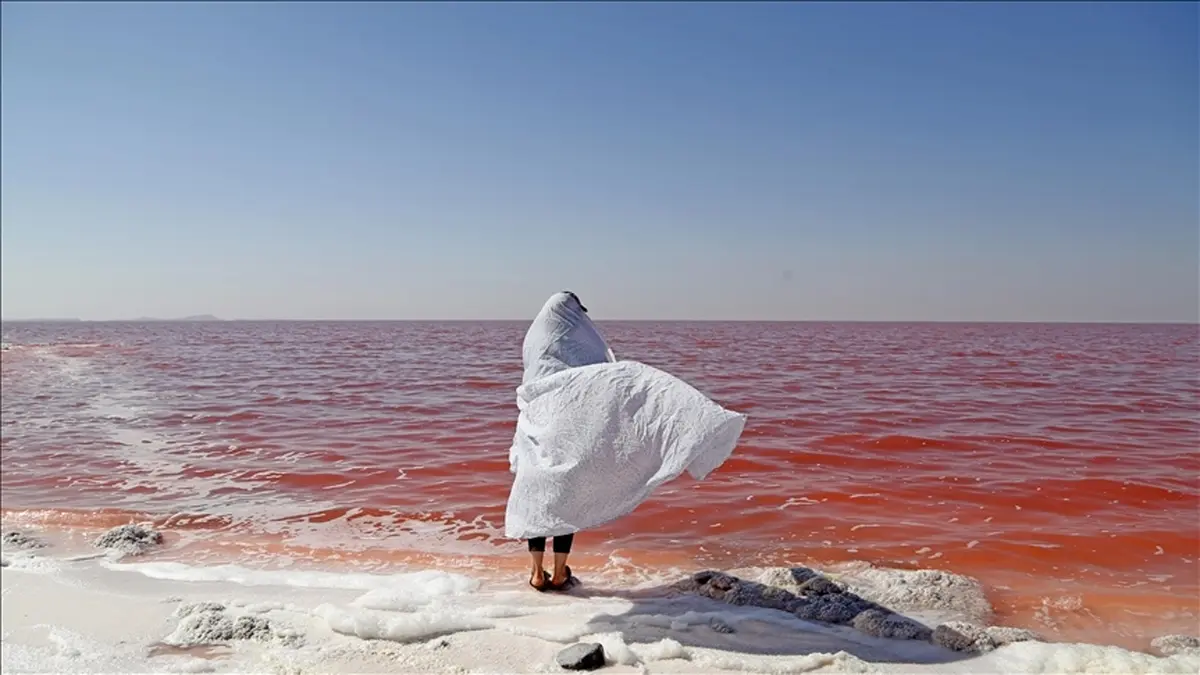 آب دریاچه ارومیه ۲ میلیارد مترمکعب کاهش یافت