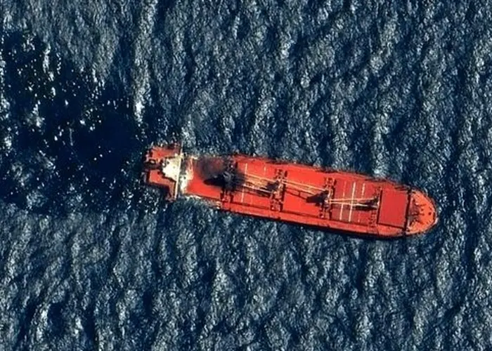 عبور یک نفتکش از تنگه هرمز با مجوز ایران | مسیر این نفتکش کجاست؟