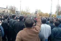 تجمع تعدادی از کشاورزان و اهالی چهارمحال و بختیاری +جزئیات