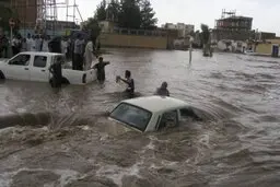 یک جان‌باخته و یک مفقودی در حوادث جوی ٢۴ ساعت گذشته