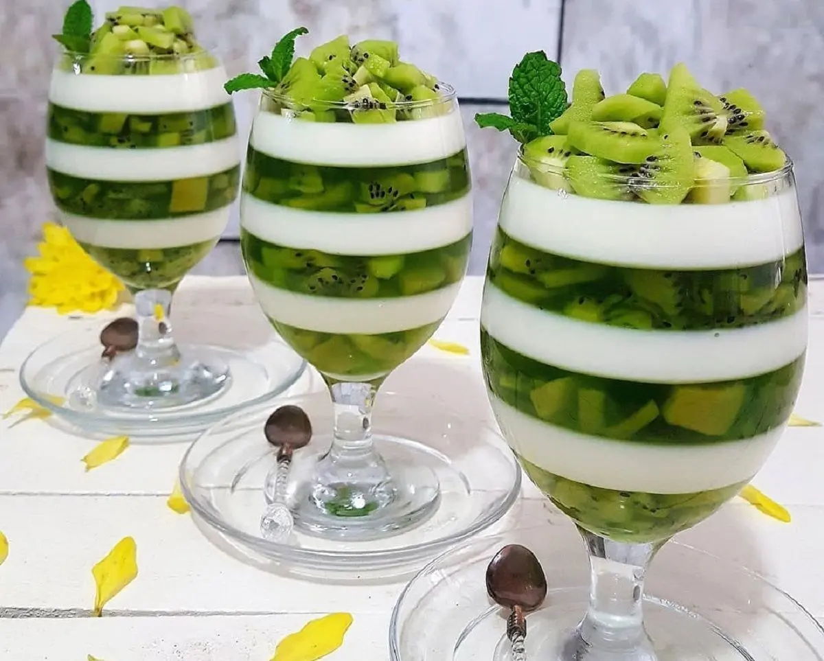 بیا یادت بدم چطوری پاناکوتا رو بدون قالب درست کنی! | طرز تهیه دسر پاناکوتا کیوی بدون قالب و دردسر +ویدئو