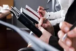 بهترین گزارشگران فساد، روزنامه نگاران هستند