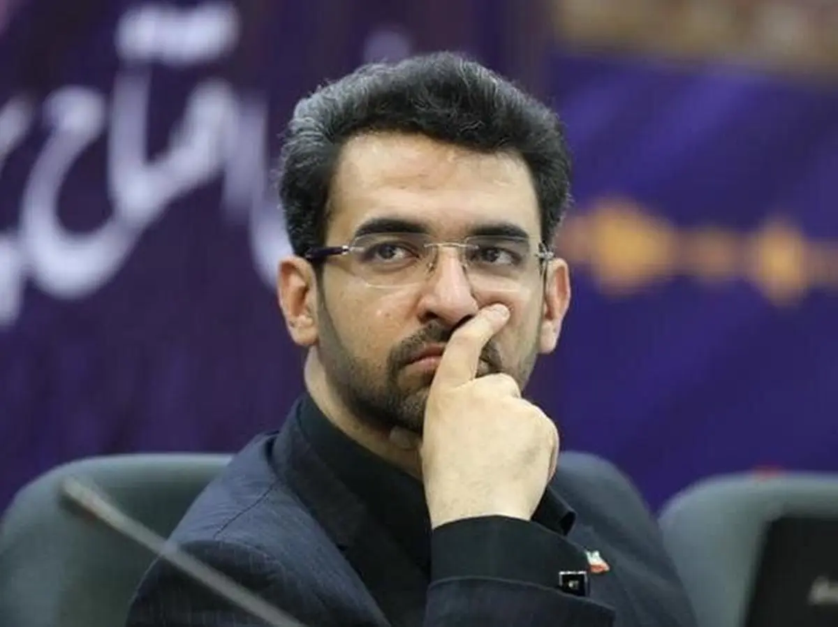 

آذری جهرمی در مورد طرح مجلس برای فضای مجازی: هزینه اینترنت بالا می‌رود | تمایل به اینترنت ماهواره‌ای افزایش می‌یابد

