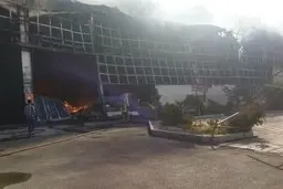 جزئیاتی از تلفات آتش‌سوزی مهیب در کارخانه مبل شمس آباد + ویدئو و تصاویر