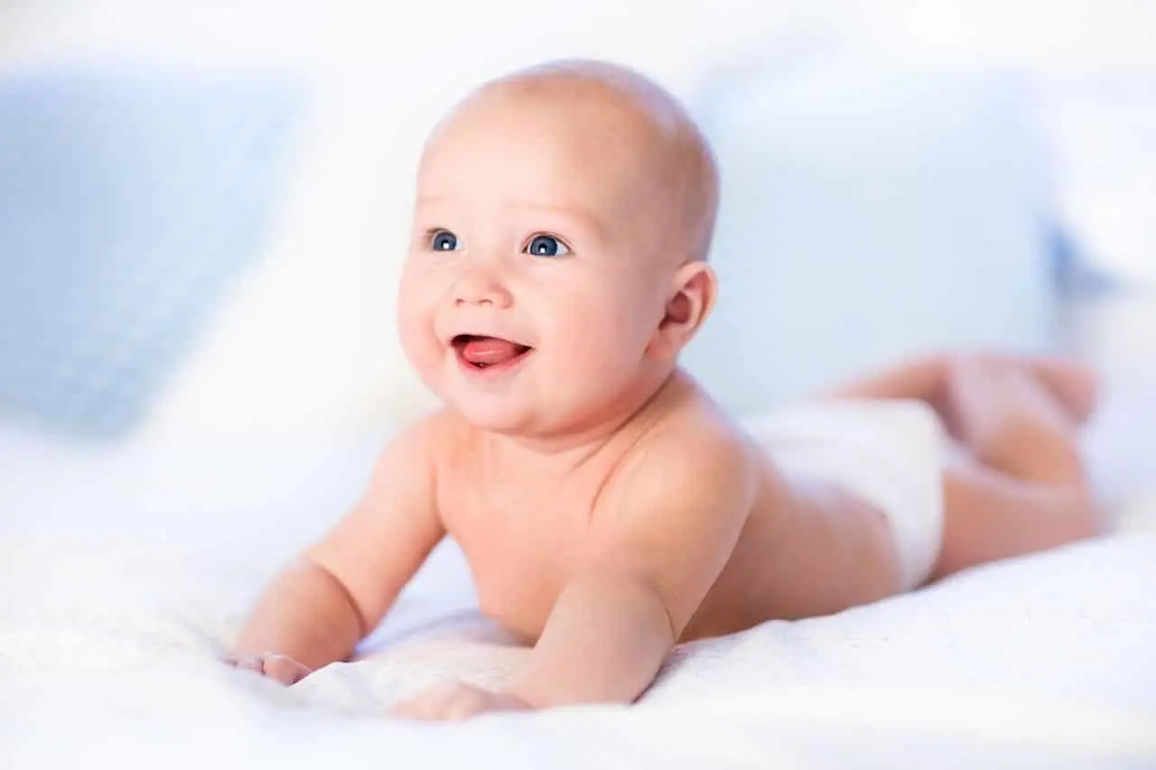 صدای بامزه بین دو تا پنج ماهگی نوزادان چه معنی ای دارد؟ | این صداها رو موقع بازی یا دیدن افرادی که بهشون علاقه دارد تولید میکنند +ویدئو
