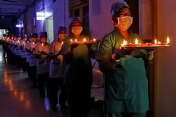 دیدنی‌های امروز؛ از سگ‌های گرسنه تایلندی تا خرج غذایی قرنطینه در اوگانادا