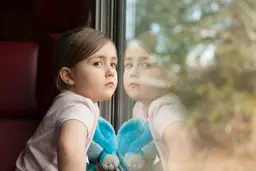 احساس ناتوانی در تامین خواسته‌های فرزندان چه عوارضی برای پدران و مادران دارد؟ | روزهای سخت والدین