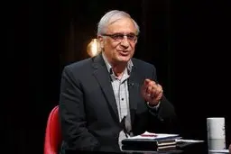 بانک مرکزی سخت ترین روزهای خود را در دوران پس از انقلاب سپری می کند